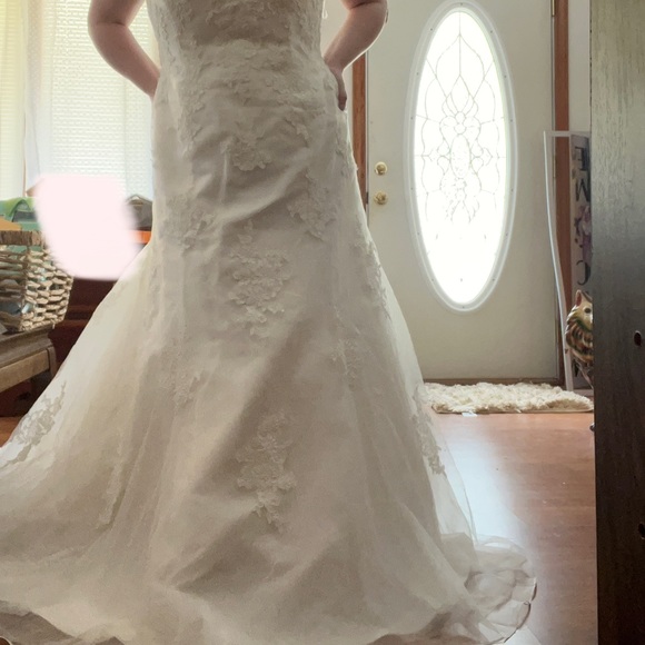 Wedding dress - Picture 5 of 6